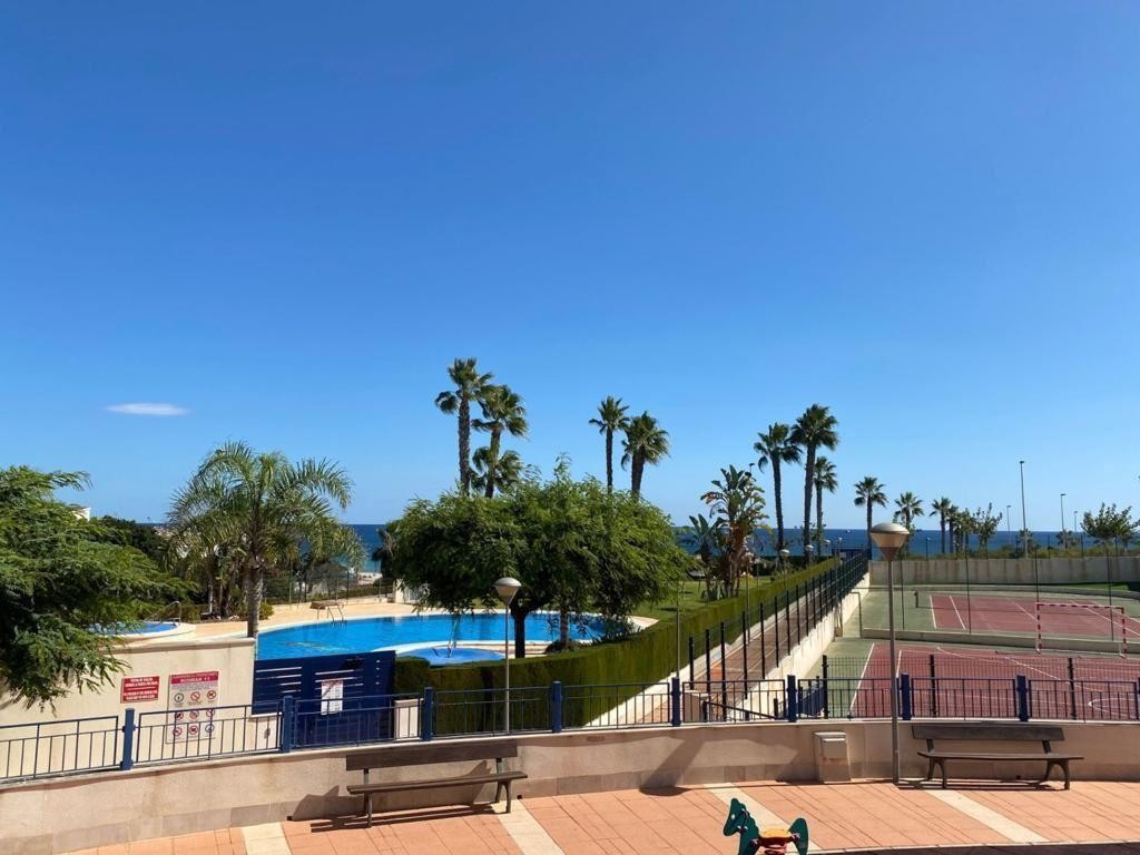 2 Bed, 1 Bath, ApartmentFor Sale, Mil Palmeras, Alicante