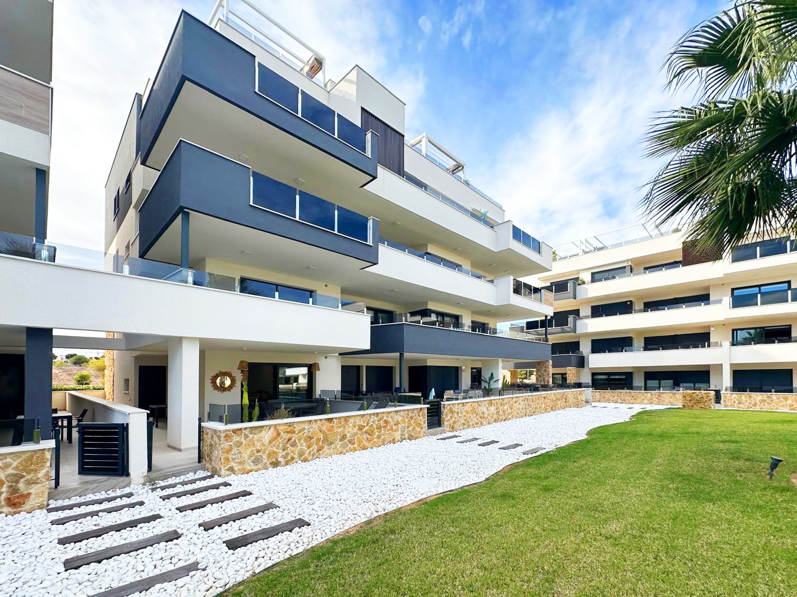2 Bed, 2 Bath, ApartmentFor Sale, Torrevieja, Alicante