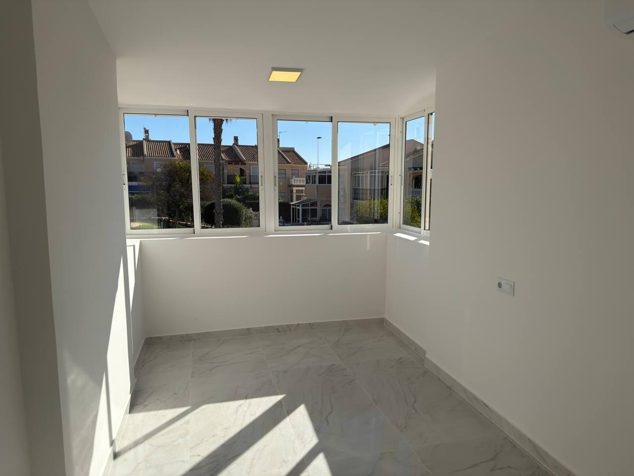 2 Bed, 2 Bath, HouseFor Sale, Torrevieja, Alicante