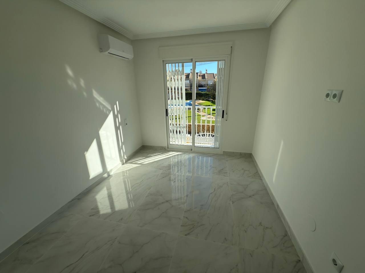 2 Bed, 2 Bath, HouseFor Sale, Torrevieja, Alicante