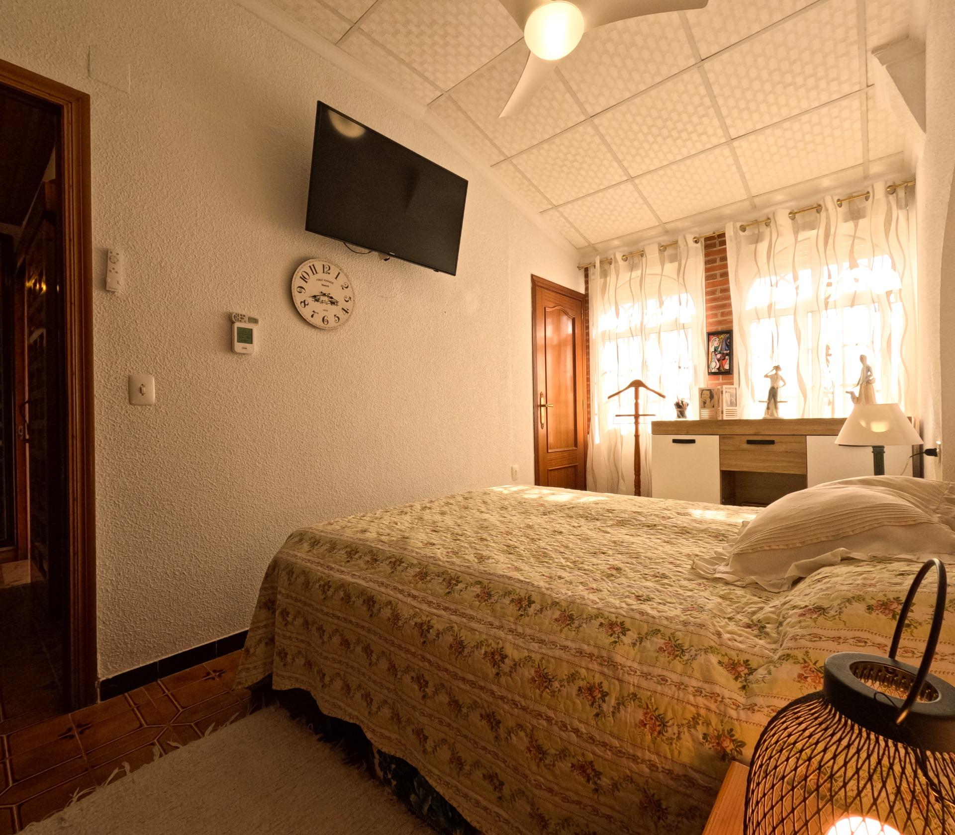 4 Bed, 2 Bath, HouseFor Sale, Torrevieja, Alicante