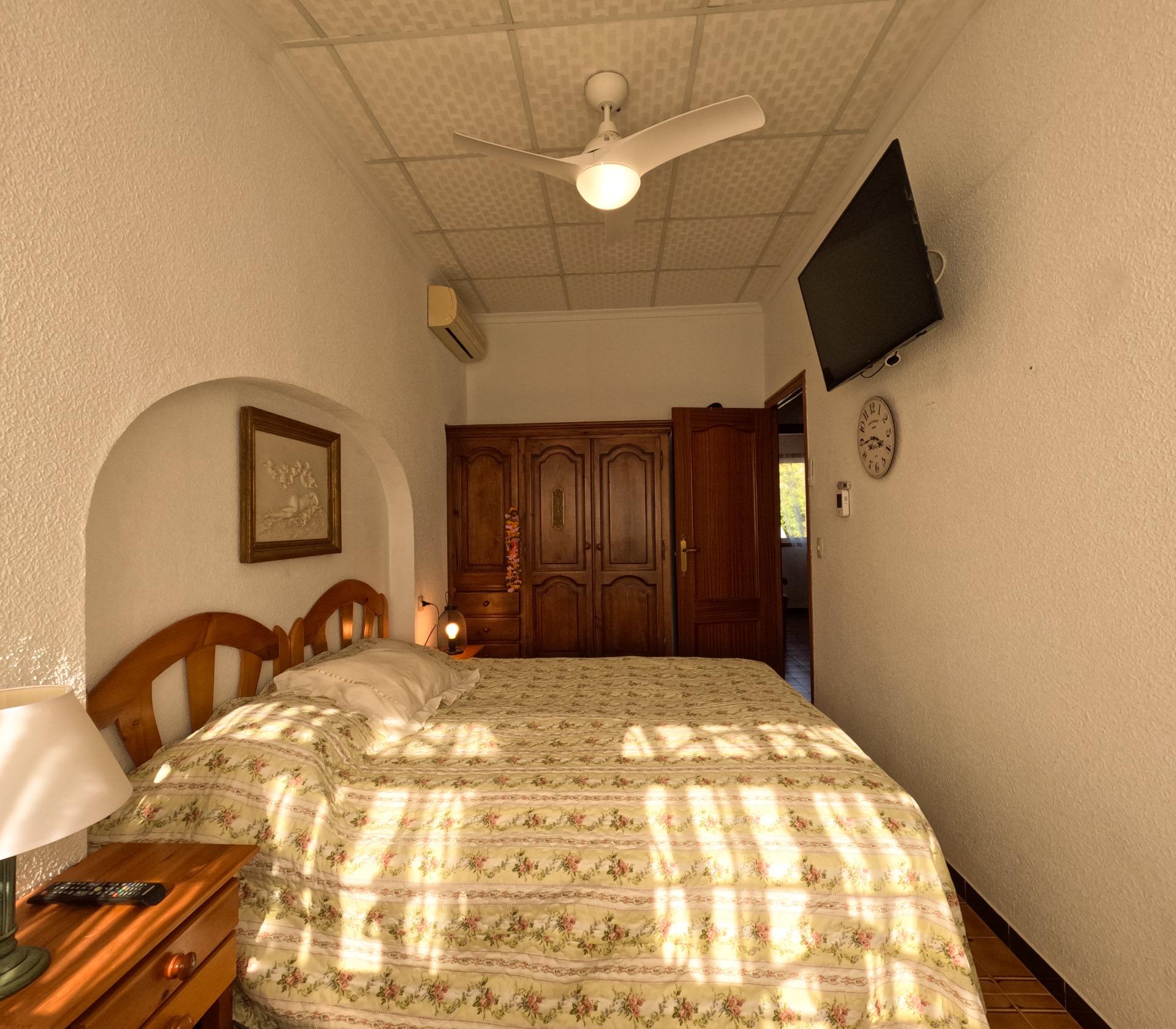 4 Bed, 2 Bath, HouseFor Sale, Torrevieja, Alicante