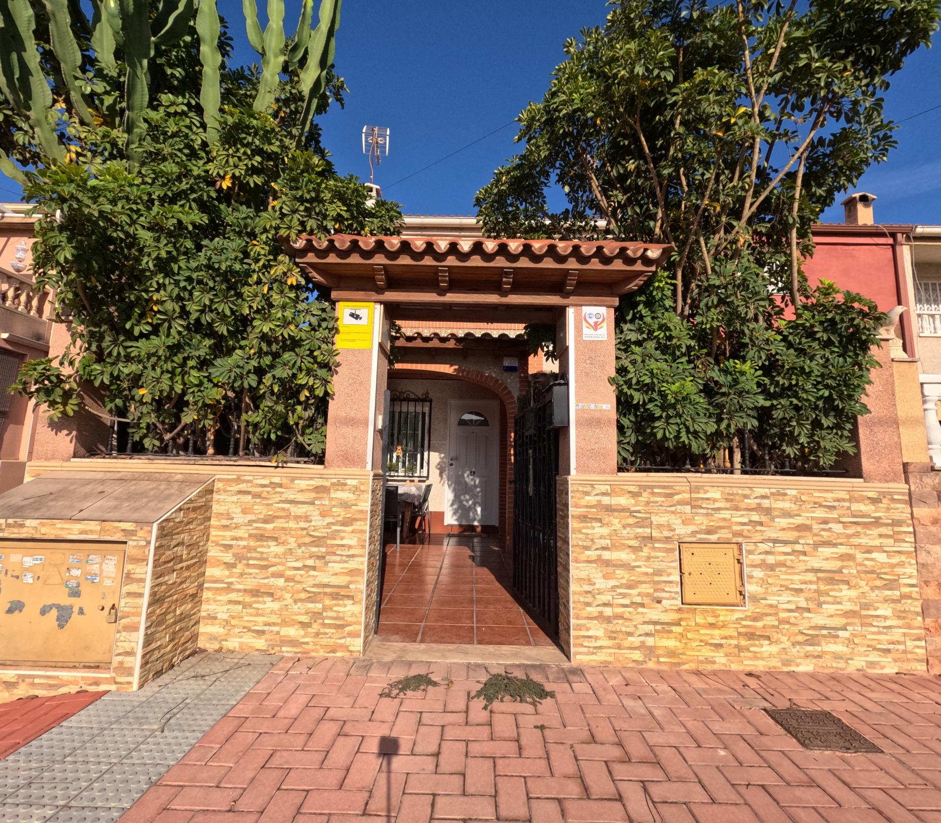 4 Bed, 2 Bath, HouseFor Sale, Torrevieja, Alicante