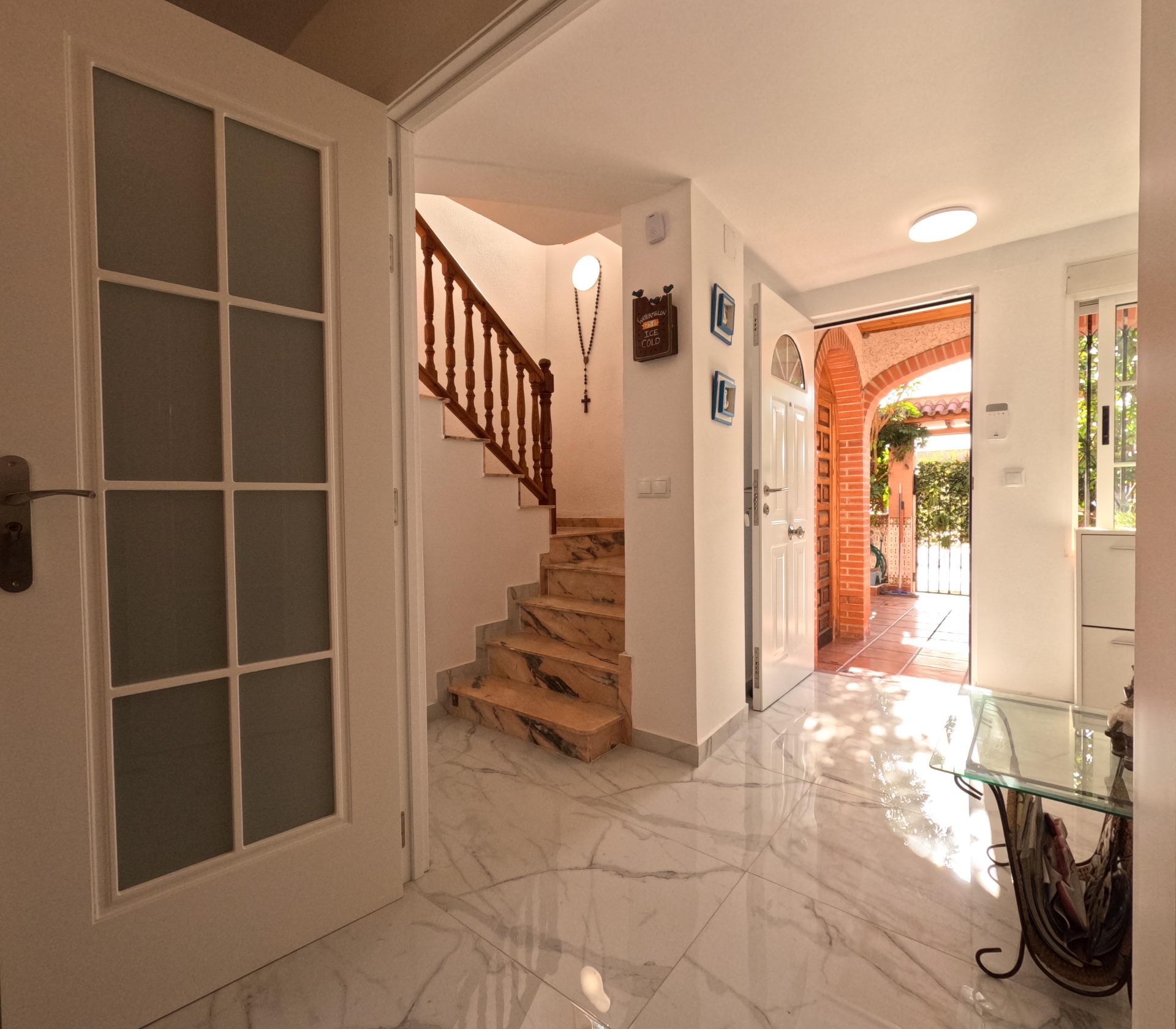 4 Bed, 2 Bath, HouseFor Sale, Torrevieja, Alicante