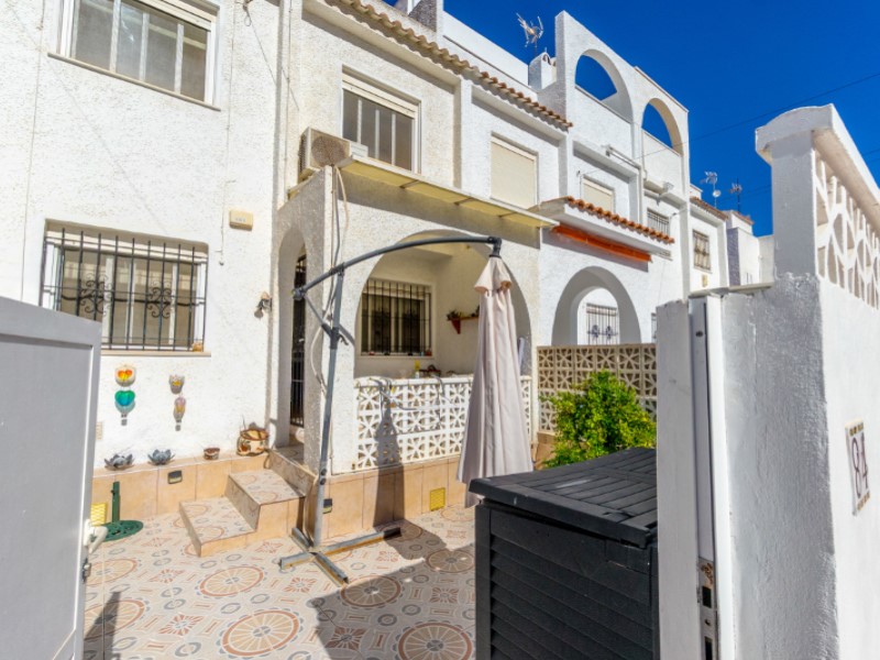 2 Bed, 1 Bath, HouseFor Sale, Torrevieja, Alicante