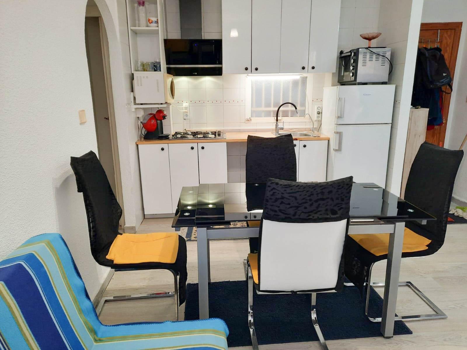 2 Bed, 1 Bath, ApartmentFor Sale, Torrevieja, Alicante