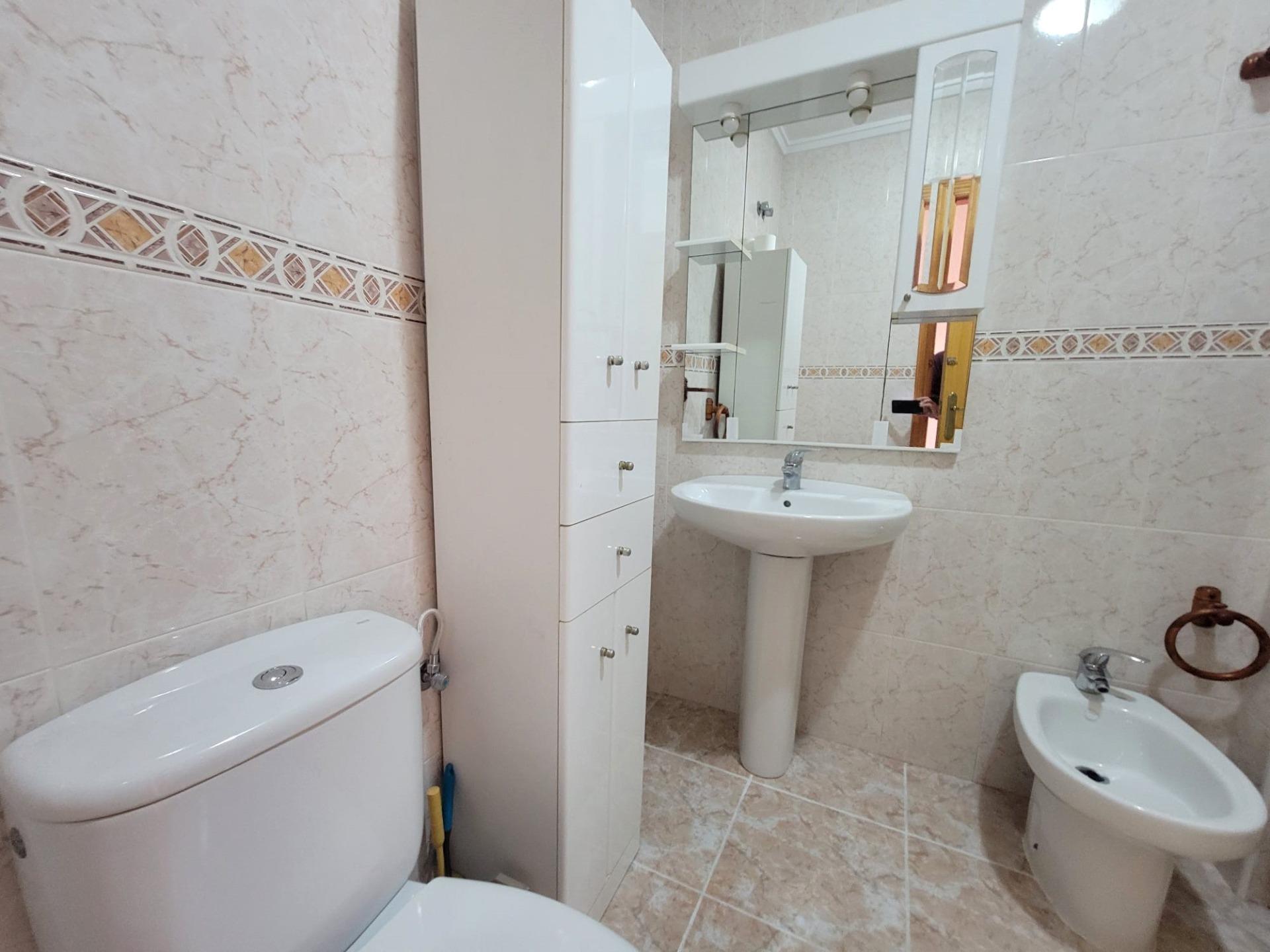 3 Bed, 2 Bath, ApartmentFor Sale, Torrevieja, Alicante