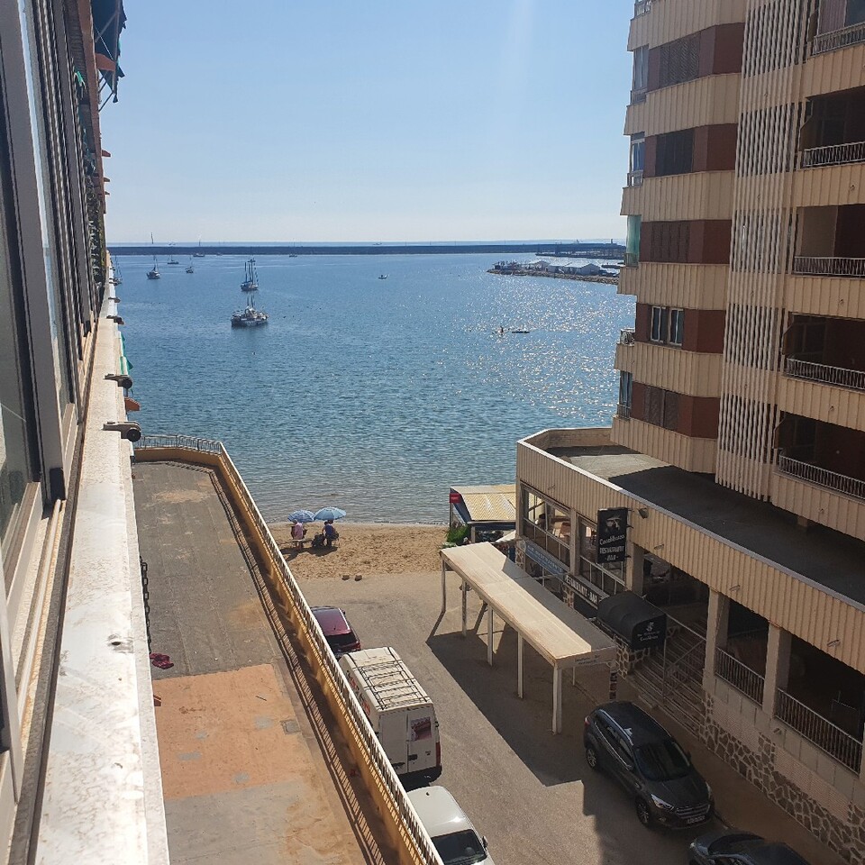 3 Bed, 2 Bath, ApartmentFor Sale, Torrevieja, Alicante