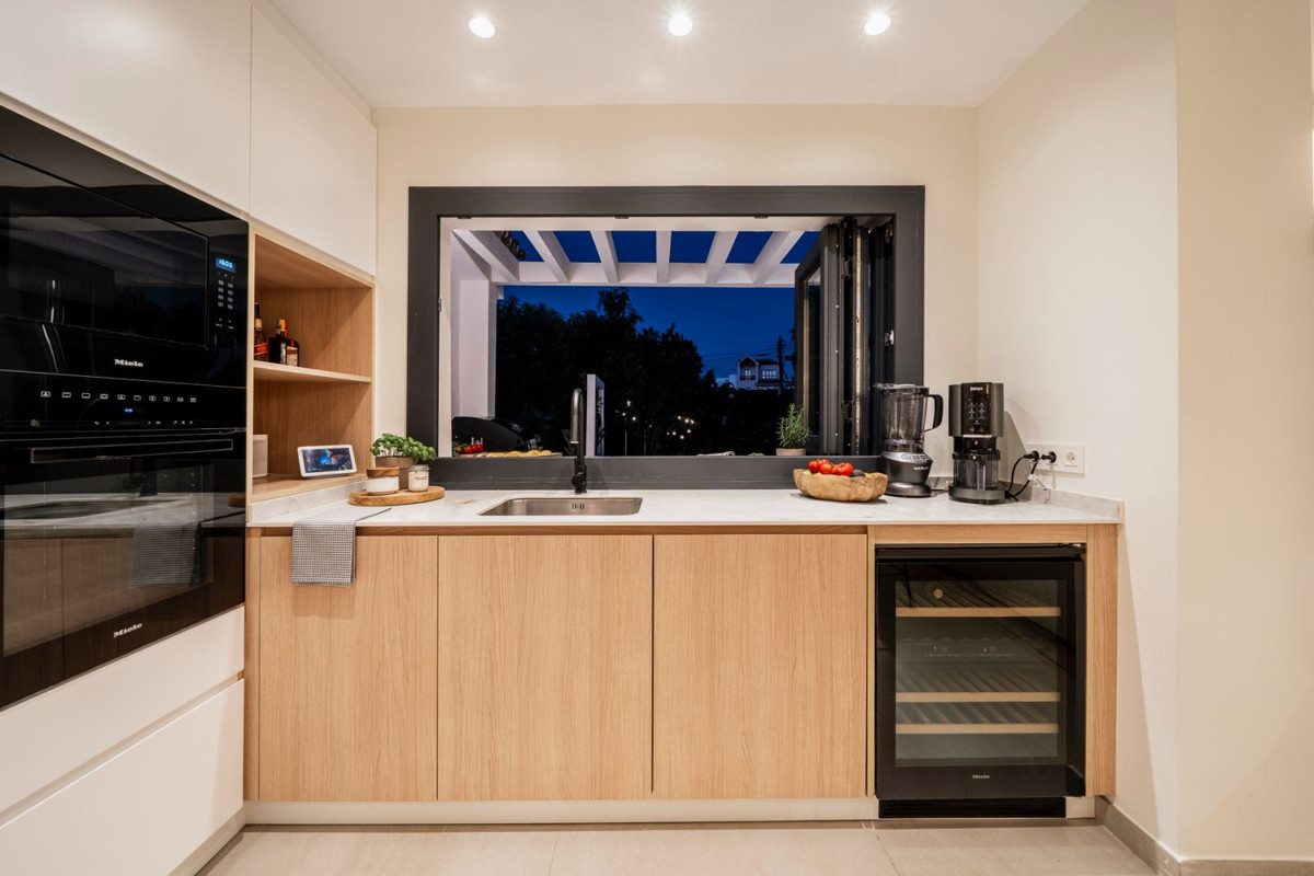 5 Bed, 5 Bath, HouseFor Sale, San Pedro de Alcantara, Malaga