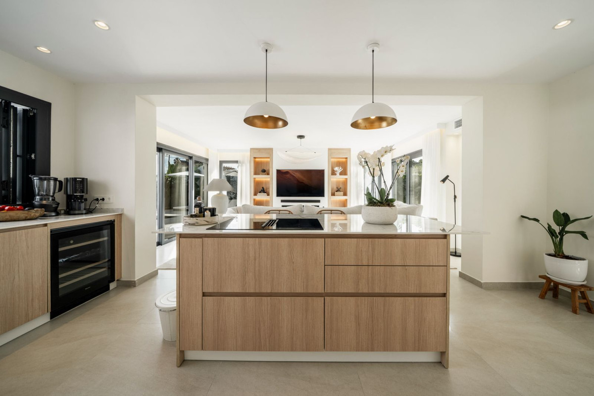 5 Bed, 5 Bath, HouseFor Sale, San Pedro de Alcantara, Malaga