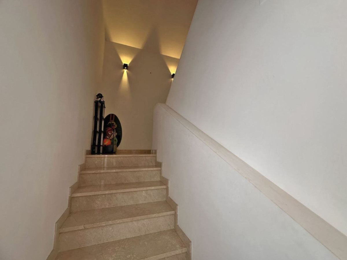 2 Bed, 1 Bath, ApartmentFor Sale, Cerros del Aguila, Malaga