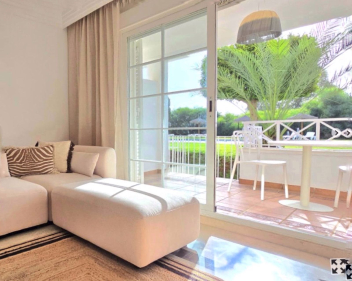 3 Bed, 2 Bath, ApartmentFor Sale, Marbella, Malaga