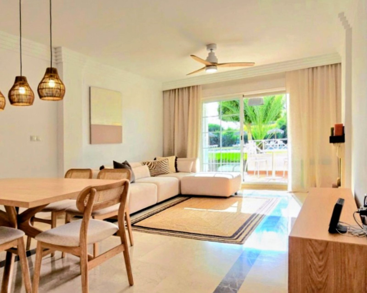 3 Bed, 2 Bath, ApartmentFor Sale, Marbella, Malaga