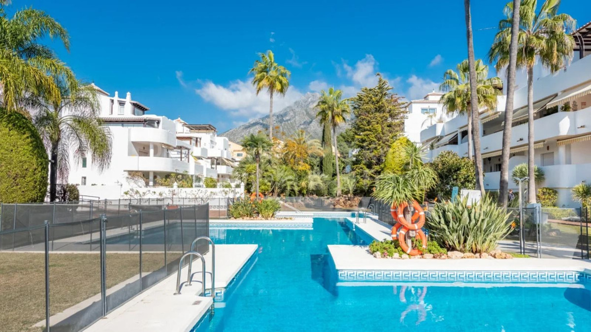 2 Bed, 1 Bath, ApartmentFor Sale, Marbella, Malaga