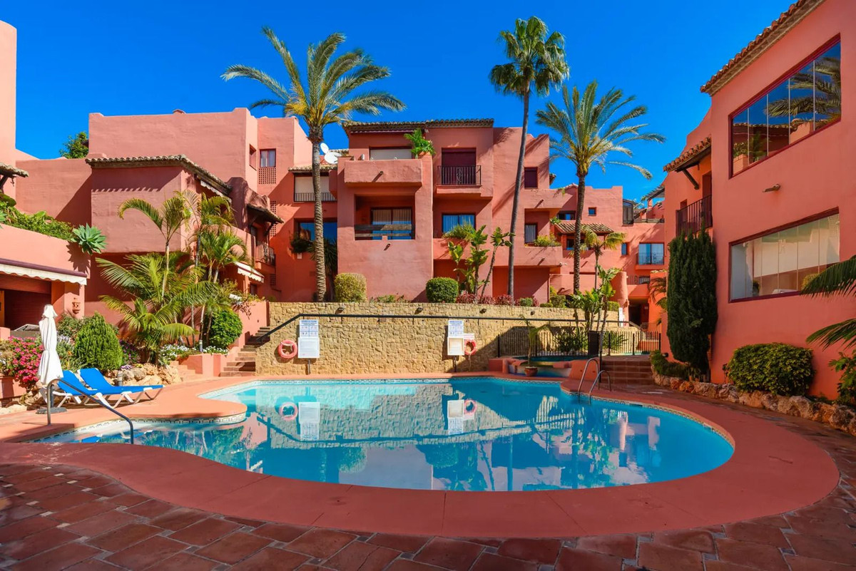 2 Bed, 2 Bath, ApartmentFor Sale, Elviria, Malaga