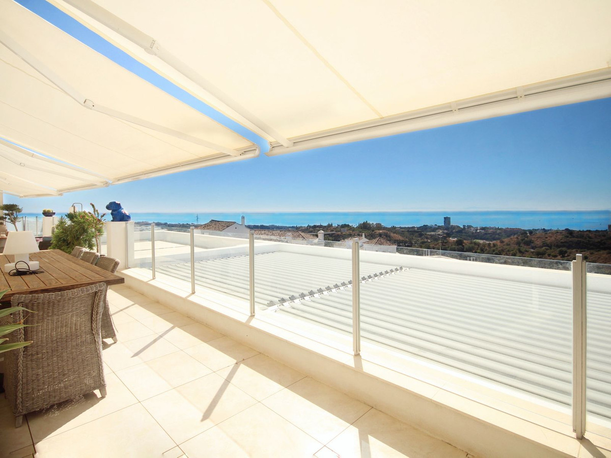 2 Bed, 2 Bath, ApartmentFor Sale, Los Monteros, Malaga