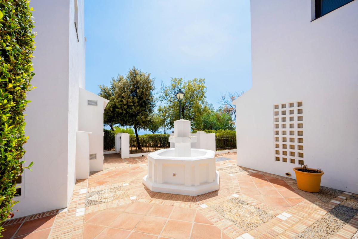 3 Bed, 4 Bath, ApartmentFor Sale, Los Monteros, Malaga