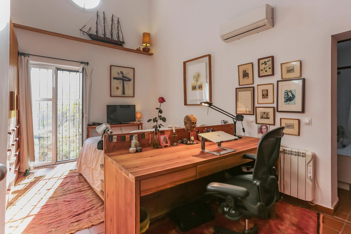 3 Bed, 3 Bath, HouseFor Sale, Estepona, Malaga