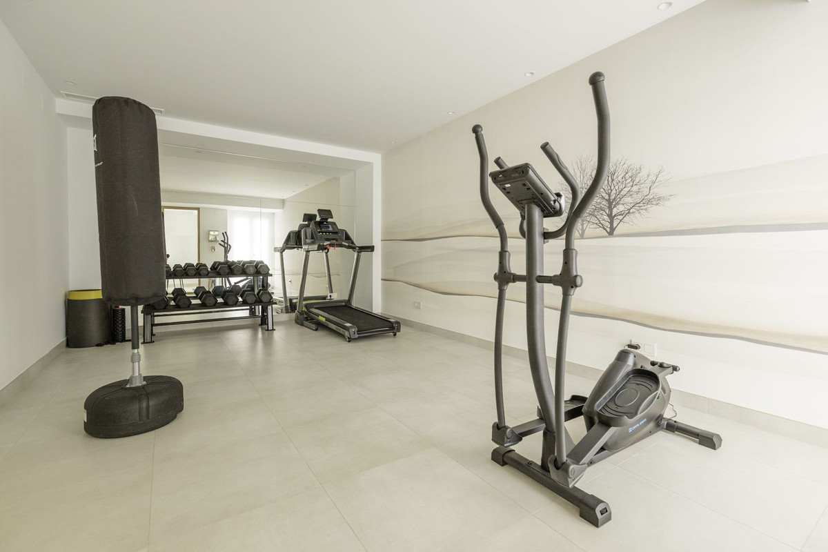 3 Bed, 3 Bath, ApartmentFor Sale, Los Monteros, Malaga