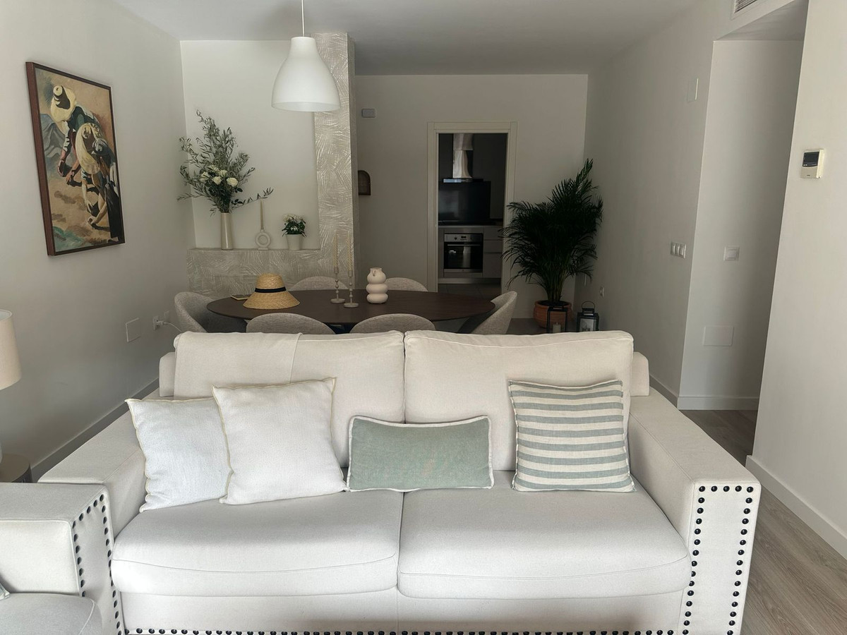 3 Bed, 2 Bath, ApartmentFor Sale, Nueva Andalucia, Malaga