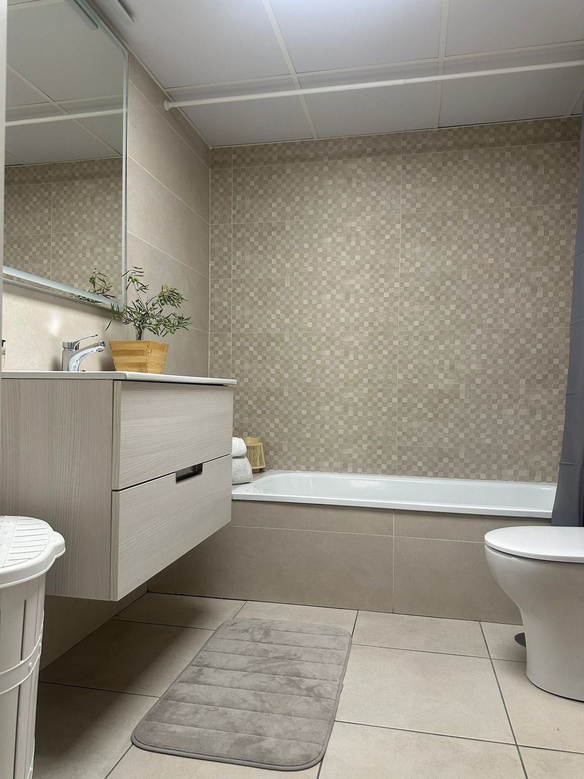 3 Bed, 2 Bath, ApartmentFor Sale, Nueva Andalucia, Malaga