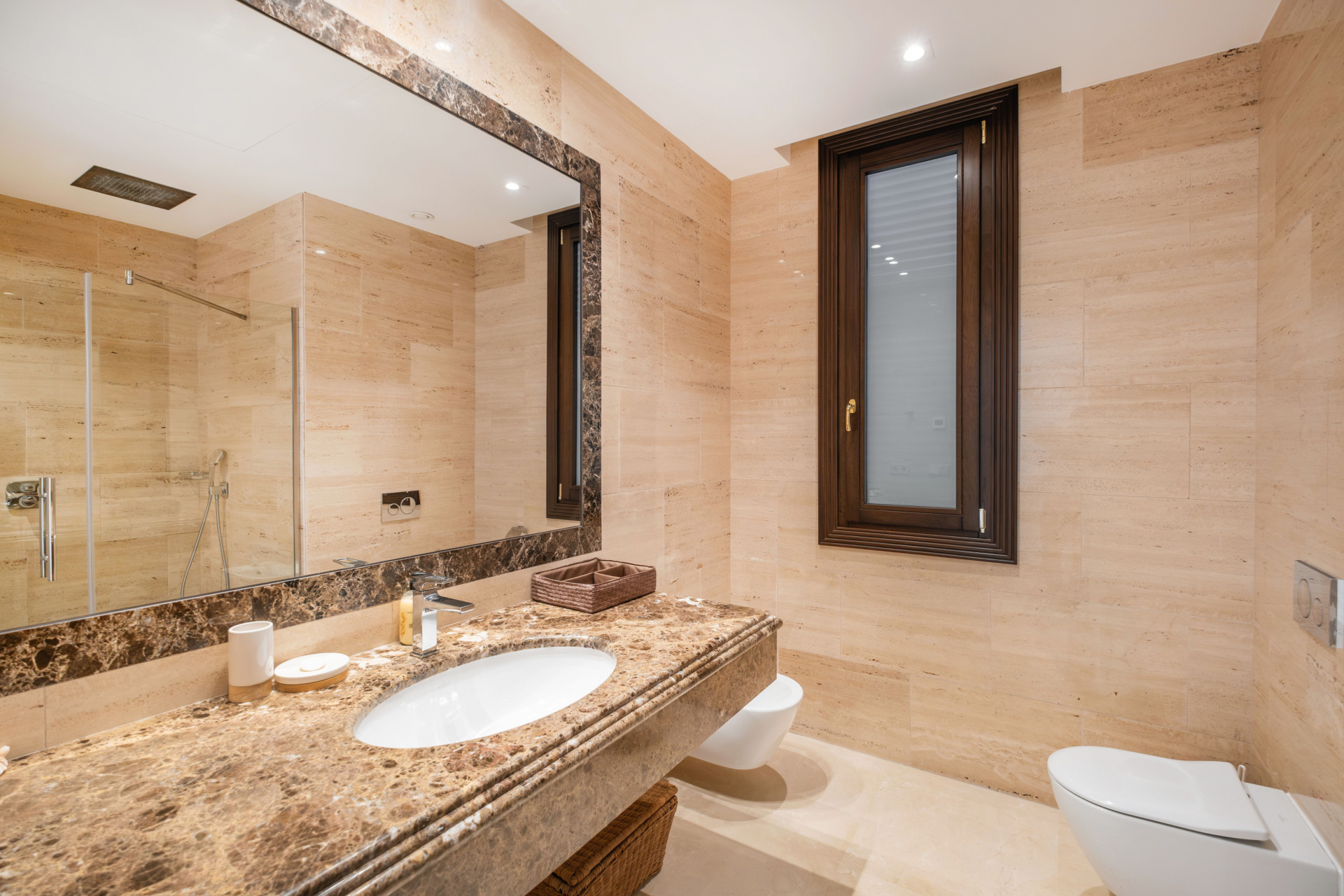 6 Bed, 8 Bath, HouseFor Sale, Estepona, Malaga