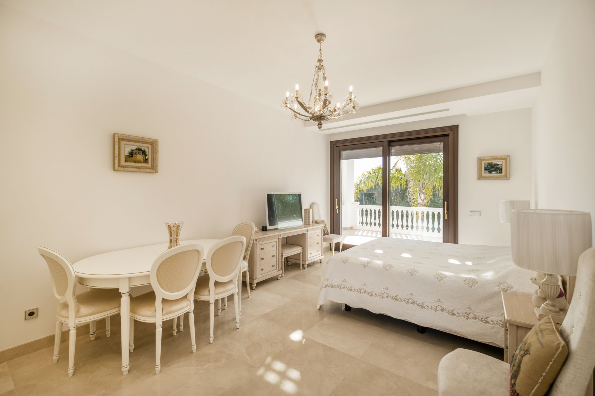 6 Bed, 8 Bath, HouseFor Sale, Estepona, Malaga