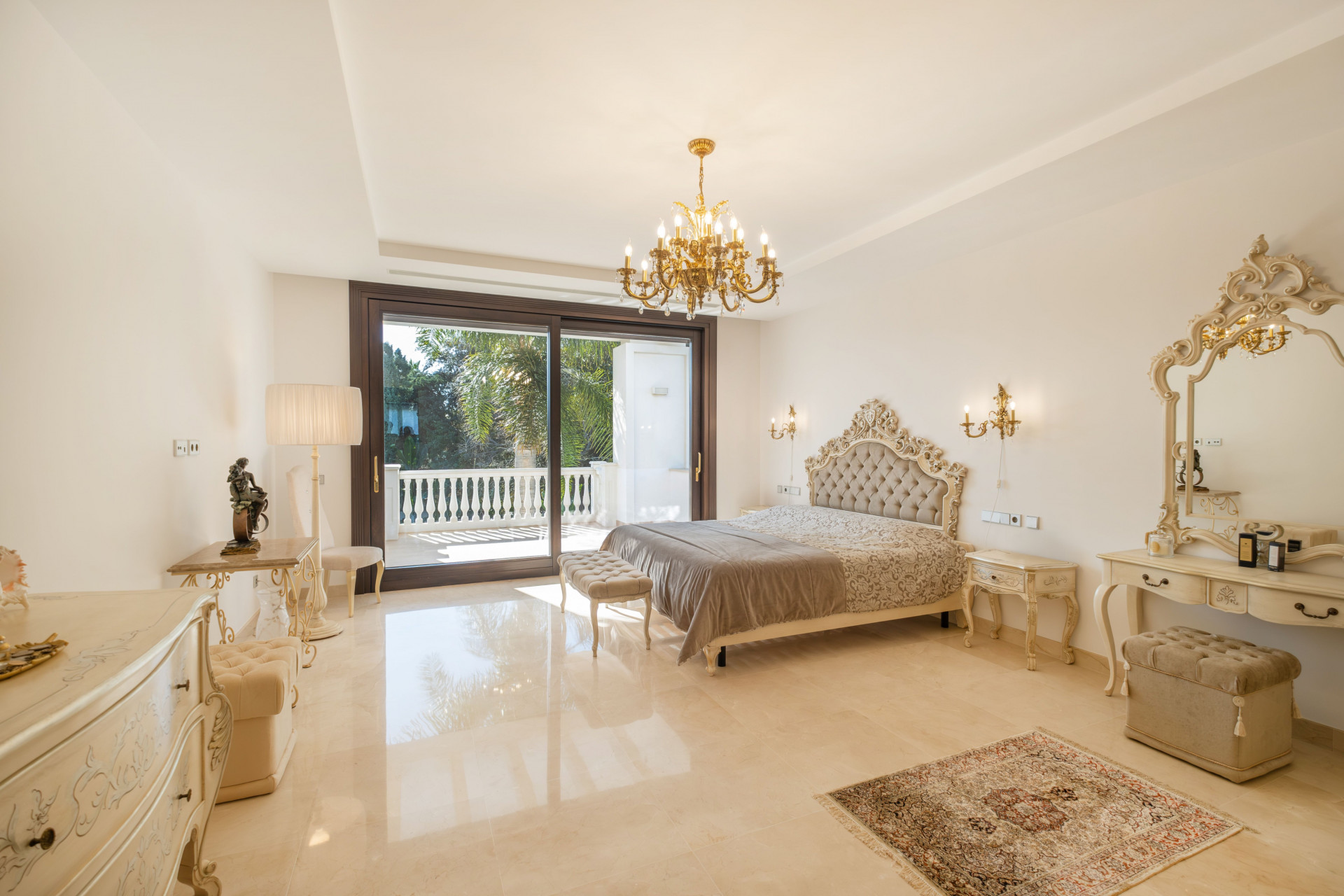 6 Bed, 8 Bath, HouseFor Sale, Estepona, Malaga
