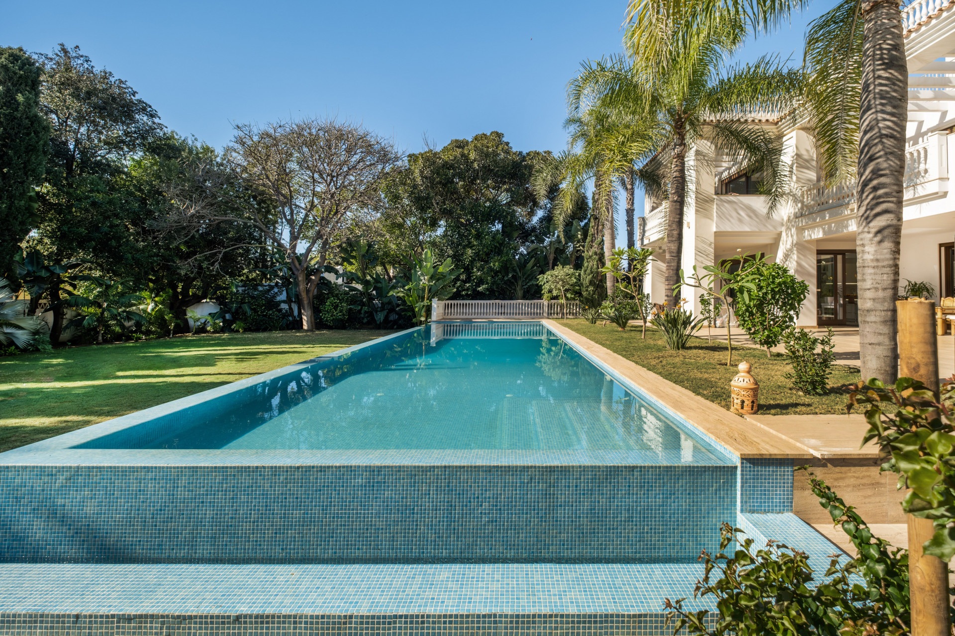6 Bed, 8 Bath, HouseFor Sale, Estepona, Malaga