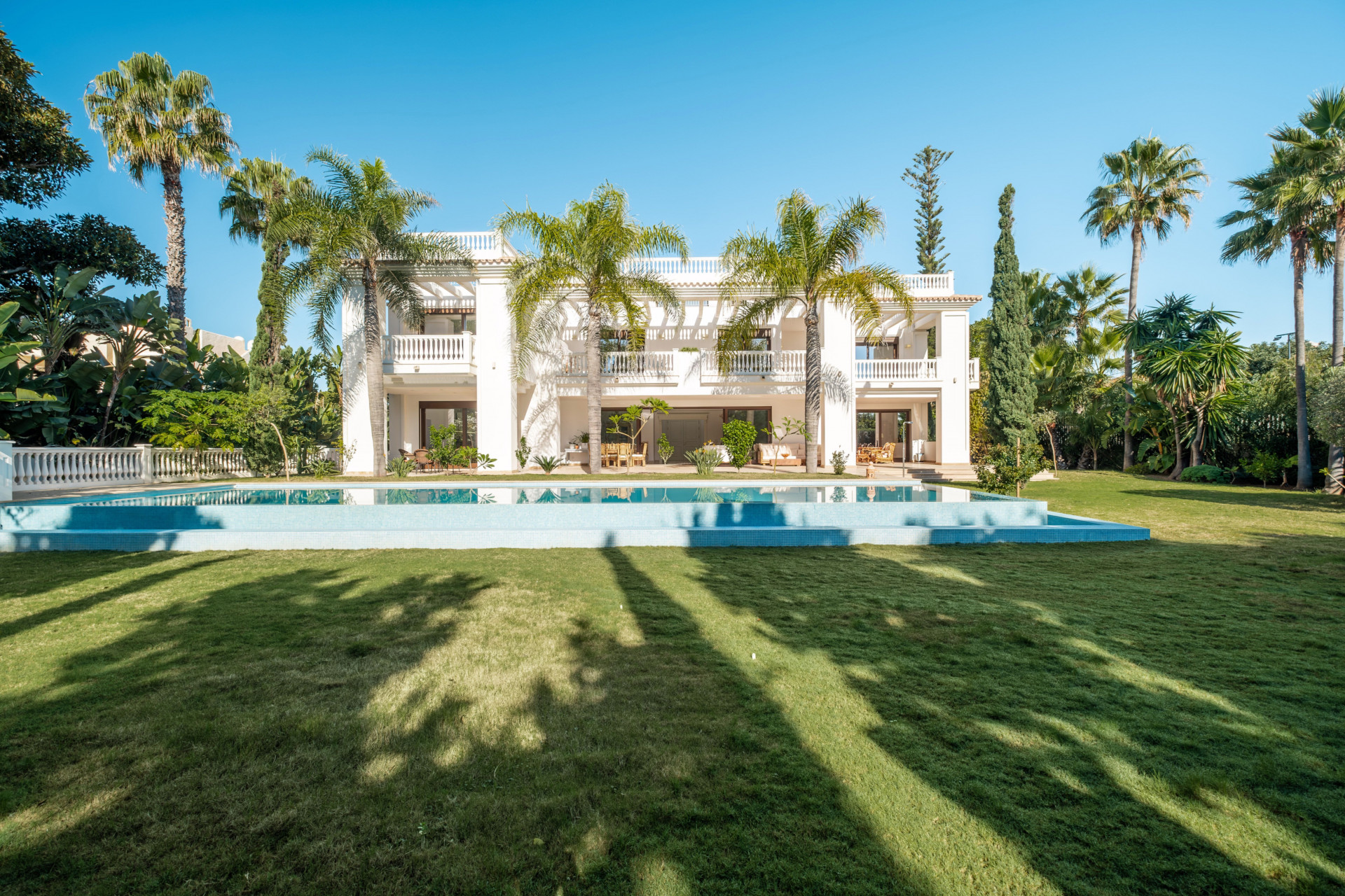 6 Bed, 8 Bath, HouseFor Sale, Estepona, Malaga