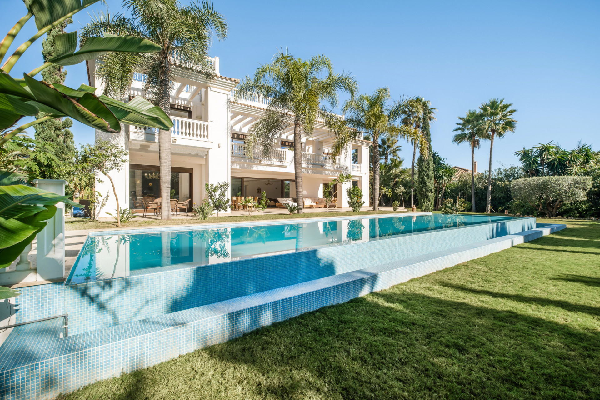 6 Bed, 8 Bath, HouseFor Sale, Estepona, Malaga