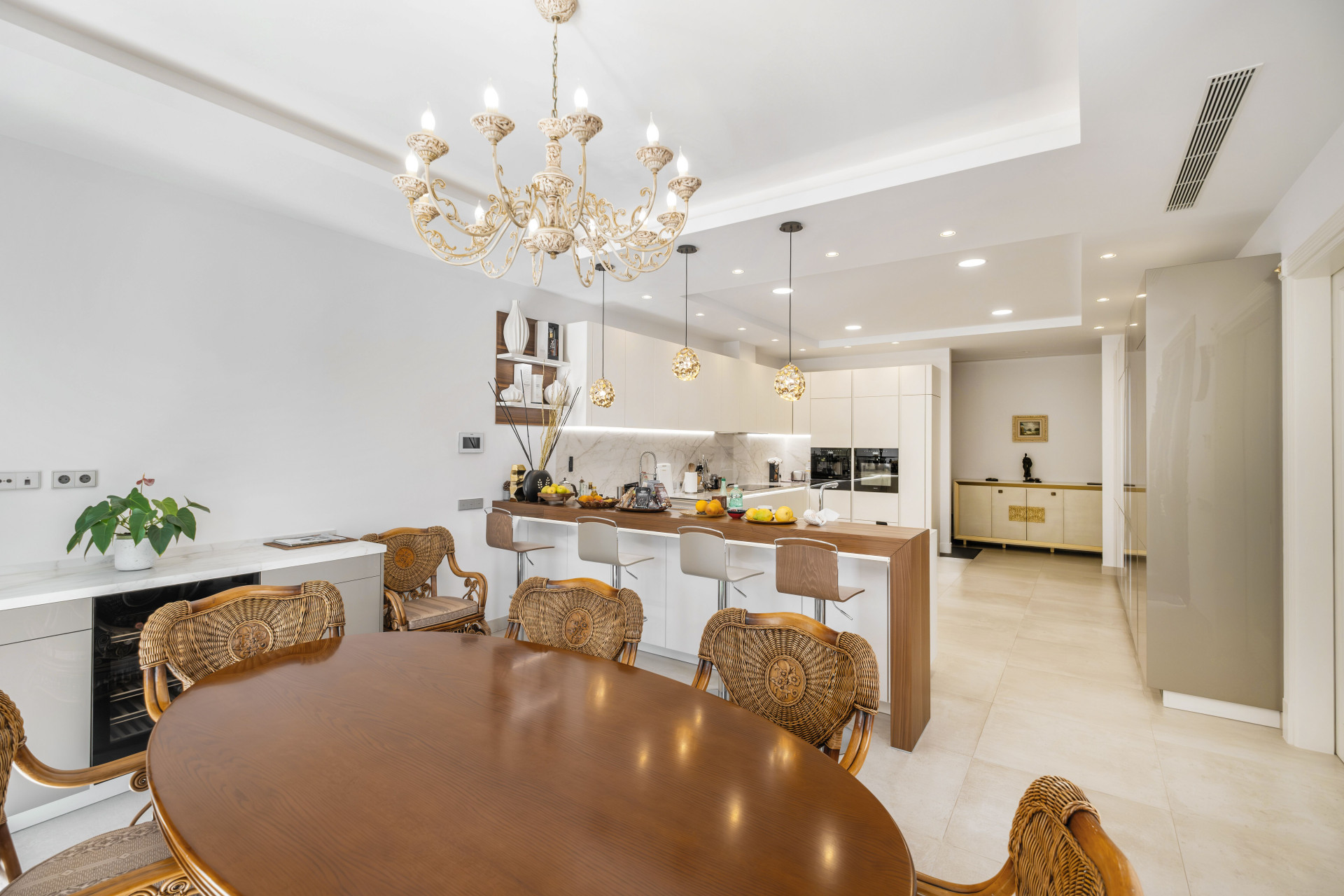 6 Bed, 8 Bath, HouseFor Sale, Estepona, Malaga