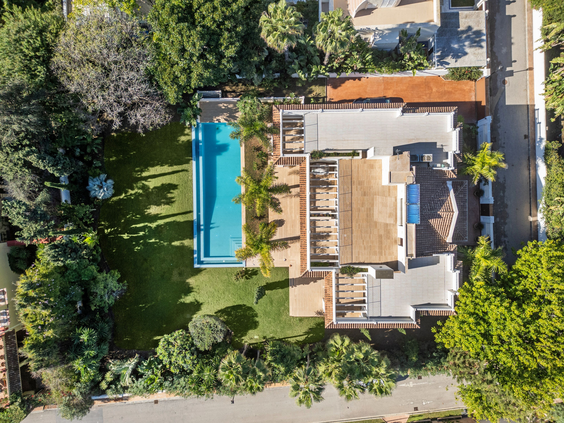 6 Bed, 8 Bath, HouseFor Sale, Estepona, Malaga