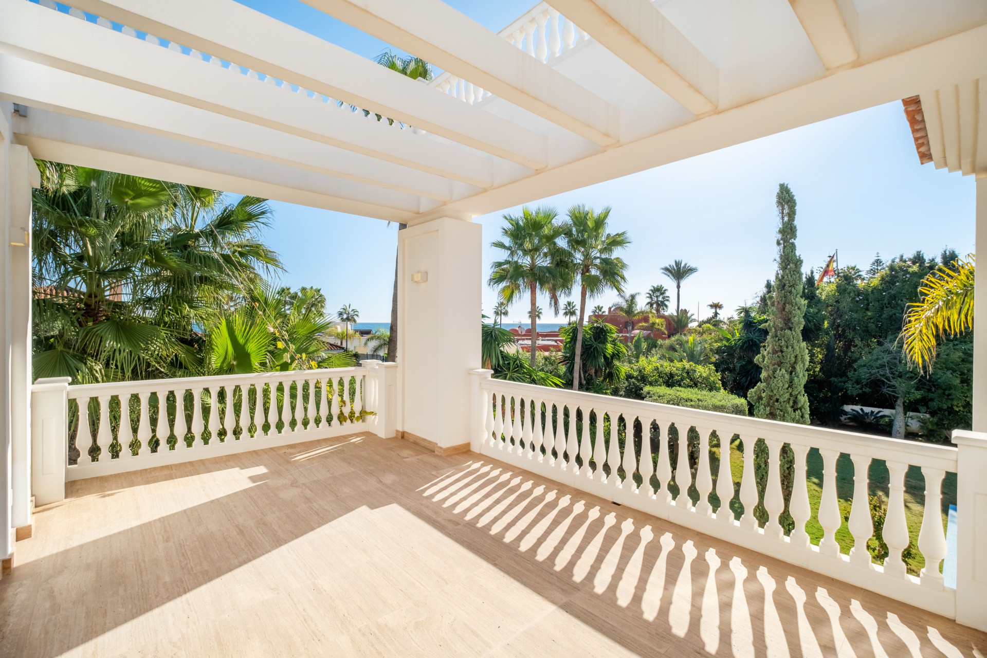 6 Bed, 8 Bath, HouseFor Sale, Estepona, Malaga