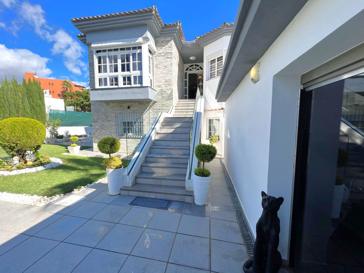 3 Bed, 3 Bath, HouseFor Sale, Estepona, Malaga