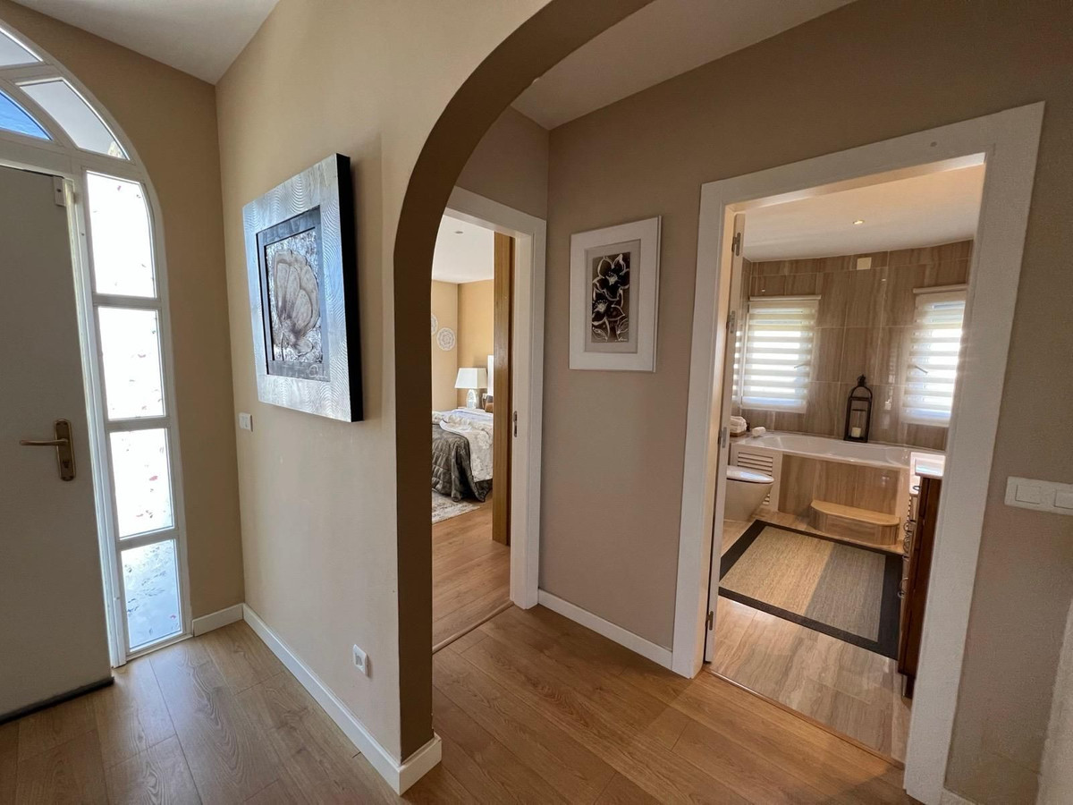 3 Bed, 3 Bath, HouseFor Sale, Estepona, Malaga