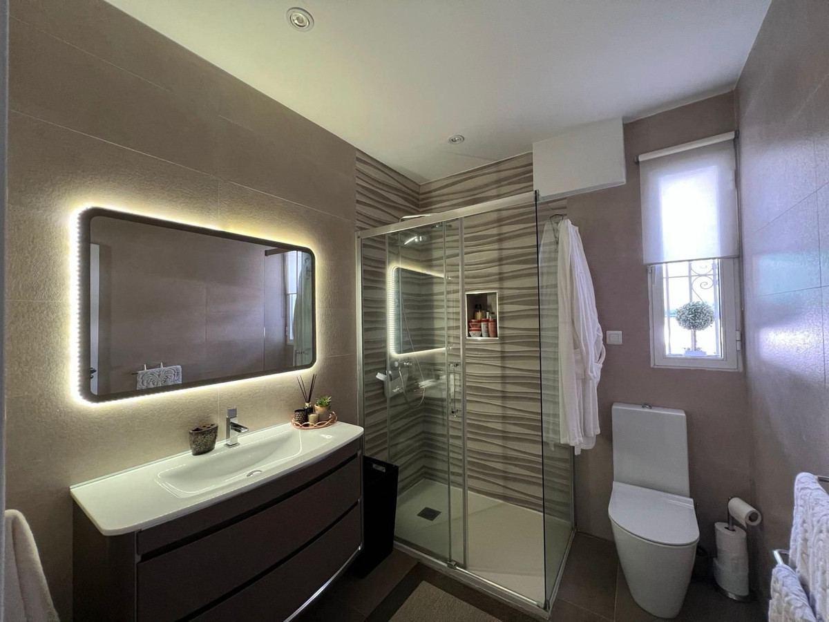 3 Bed, 3 Bath, HouseFor Sale, Estepona, Malaga