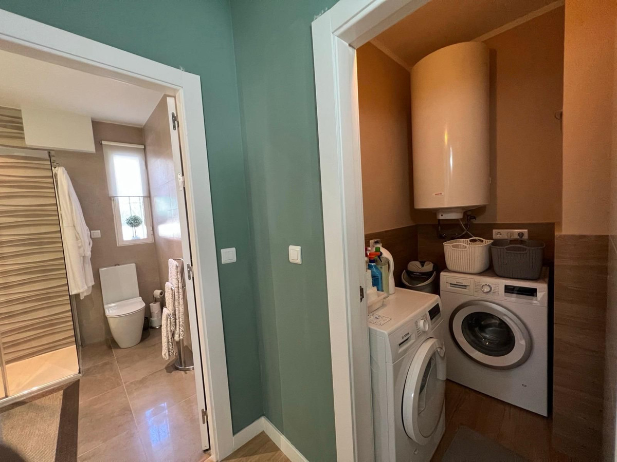 3 Bed, 3 Bath, HouseFor Sale, Estepona, Malaga