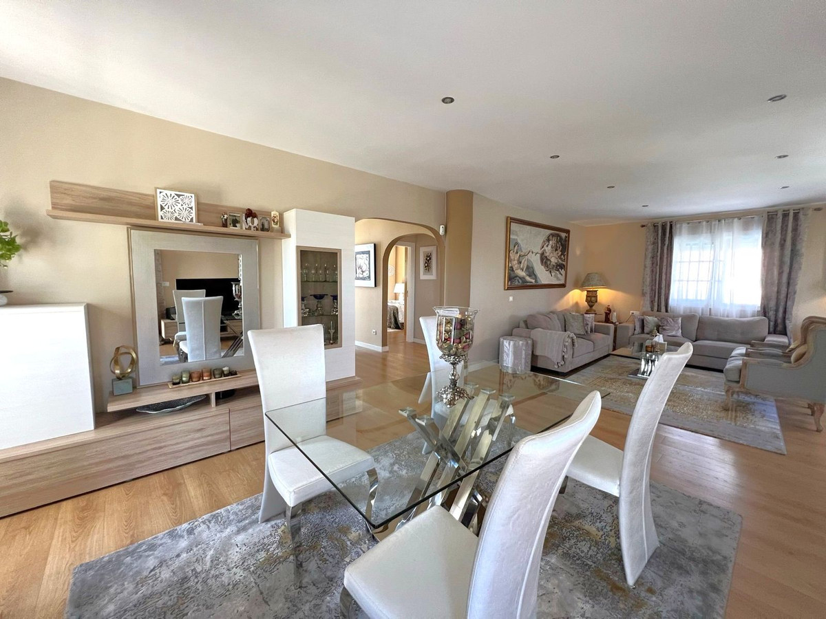 3 Bed, 3 Bath, HouseFor Sale, Estepona, Malaga