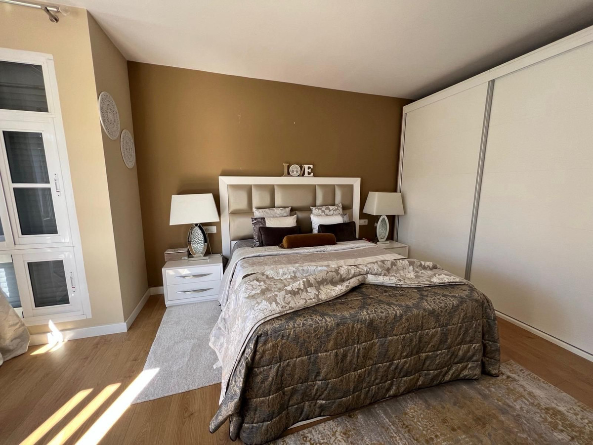 3 Bed, 3 Bath, HouseFor Sale, Estepona, Malaga