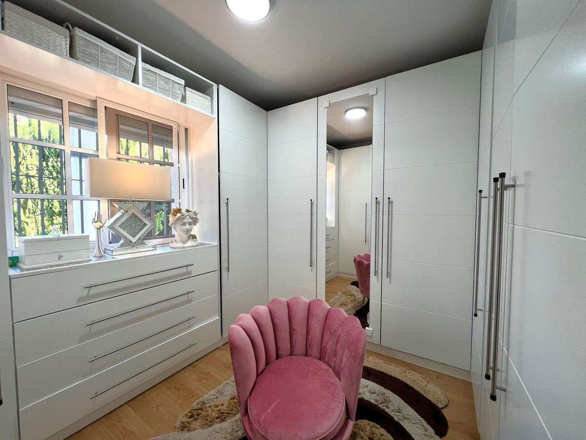 3 Bed, 3 Bath, HouseFor Sale, Estepona, Malaga