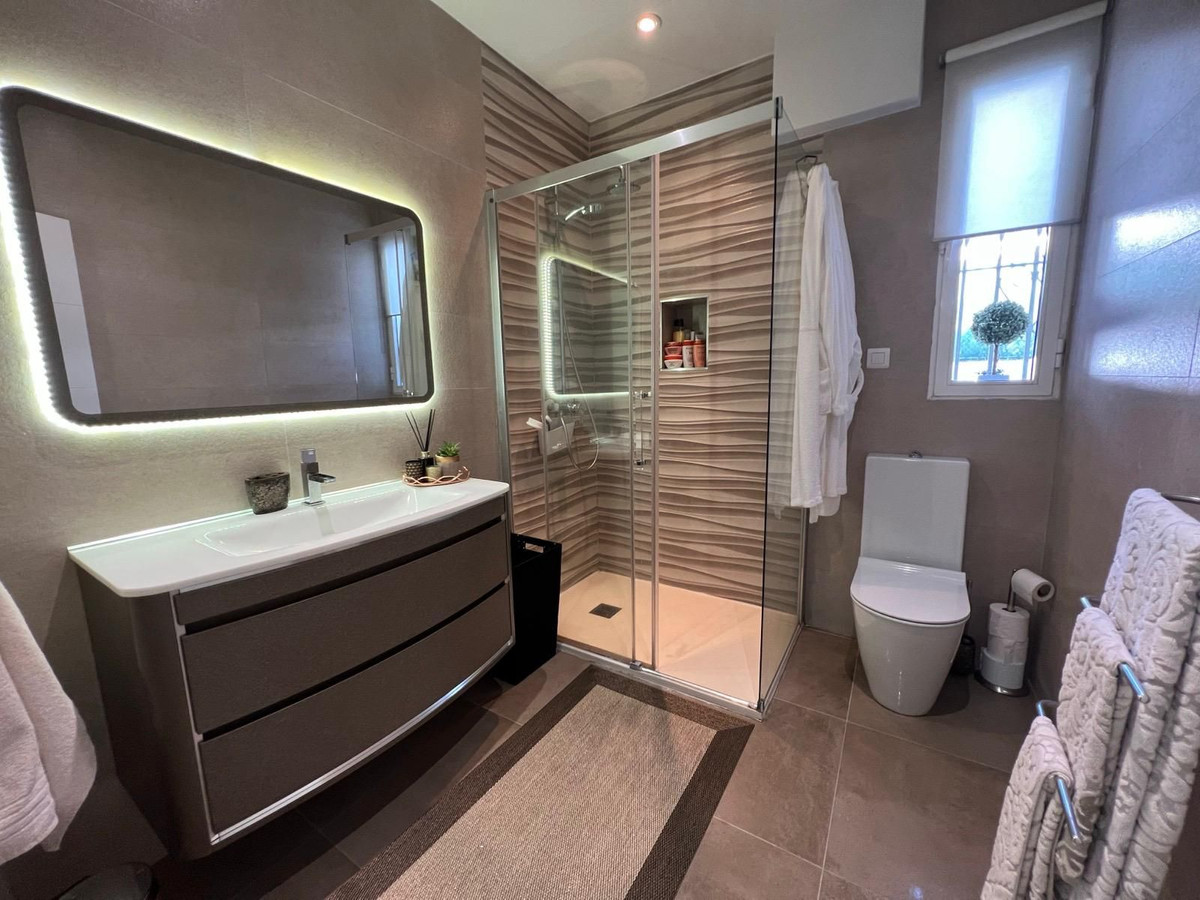 3 Bed, 3 Bath, HouseFor Sale, Estepona, Malaga