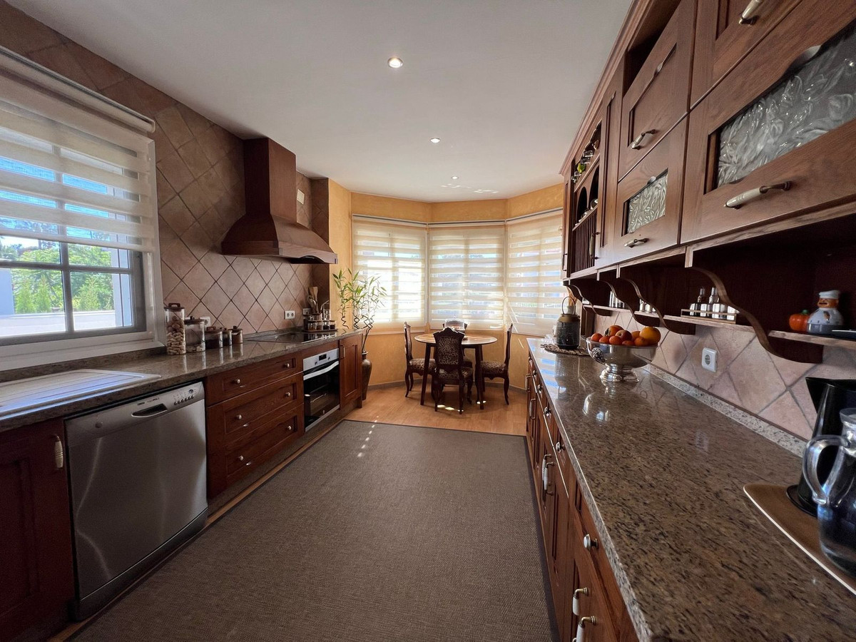 3 Bed, 3 Bath, HouseFor Sale, Estepona, Malaga