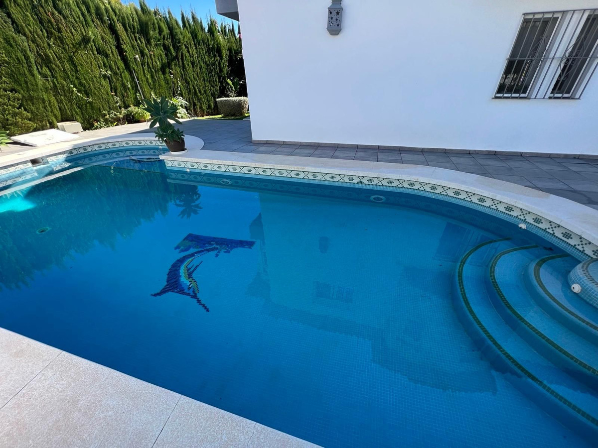 3 Bed, 3 Bath, HouseFor Sale, Estepona, Malaga