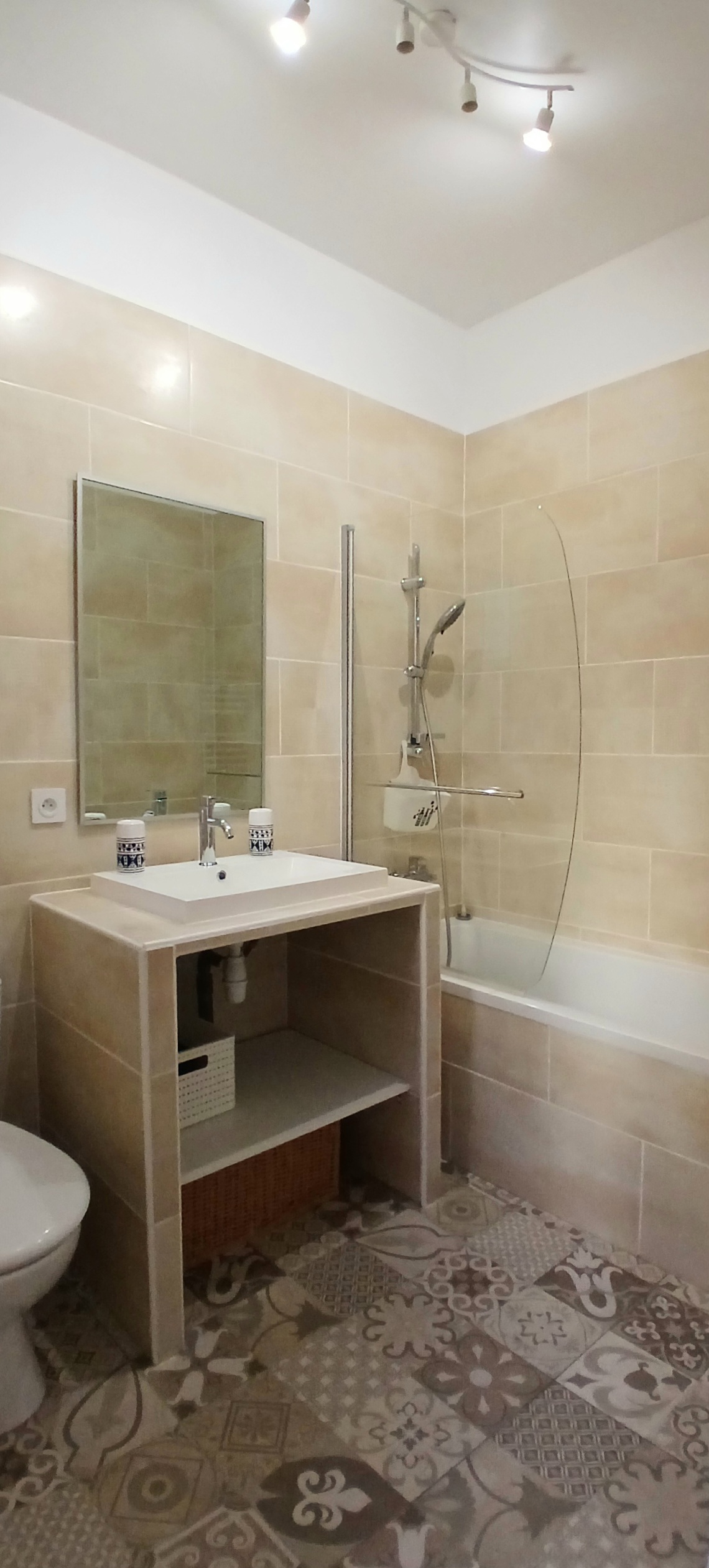 4 Bed, 2 Bath, HouseFor Sale, Quarante, Herault, Languedoc-Roussillon, 34310