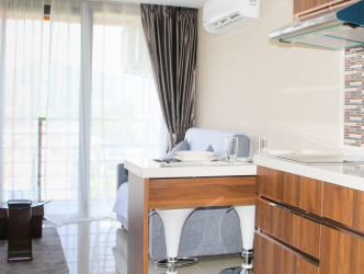 1 Bed, 1 Bath, ApartmentFor Sale, Phuket, NaiHarn, South
