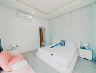 4 Bed, 6 Bath, HouseFor Sale, Phuket, NaiHarn, South