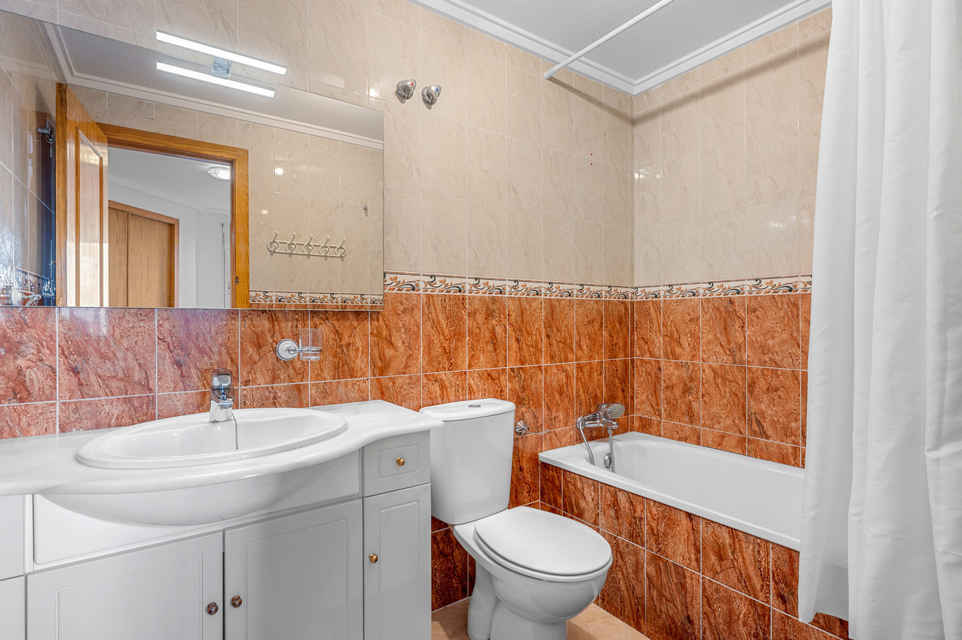 3 Bed, 2 Bath, ApartmentFor Sale, Torrevieja, Alicante