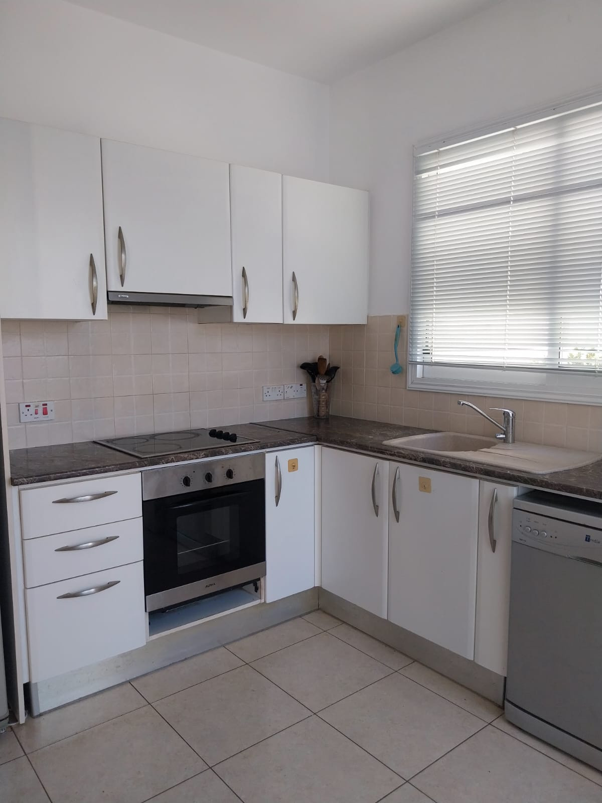 3 Bed, 2 Bath, HouseFor Sale, Universal, Paphos