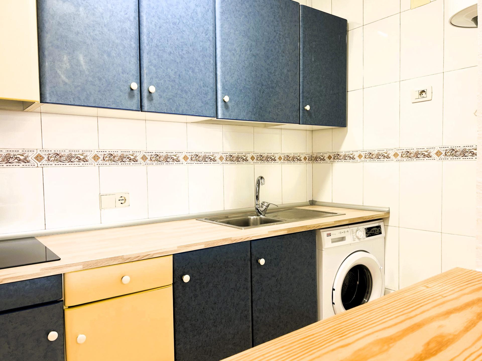 2 Bed, 1 Bath, ApartmentFor Sale, Torrevieja, Alicante